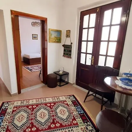 28 - In The Centre Of The بيرات
